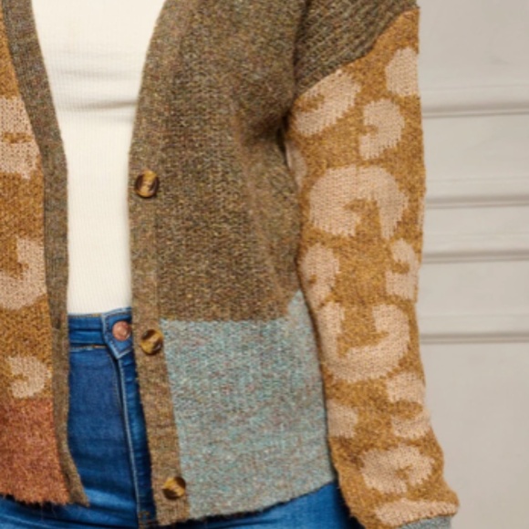 New “The Zahara" Animal Print Colorblock Cardigan - Picture 4 of 4